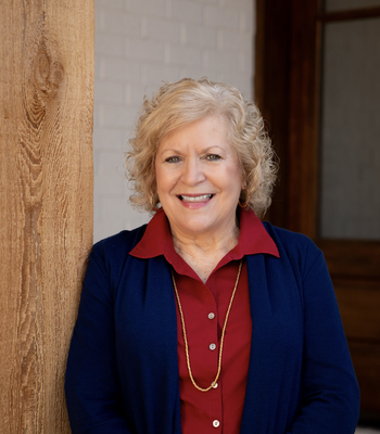 Portrait of Denice Webb, REALTOR®.